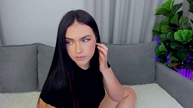 sexyangeloux online show from August 7, 2026, 9:10 pm