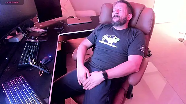 boytoyfrindles online show from March 2, 2026, 11:39 am