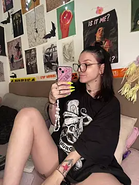 Snapshot of MoonAgnes chatting on July 8, 2026, 4:35 am MoonAgnes online show from July 8, 2026, 4:35 am