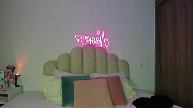 NaomiAsha online show from February 20, 2026, 8:22 pm