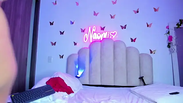 NaomiAsha online show from November 20, 2025, 12:00 am