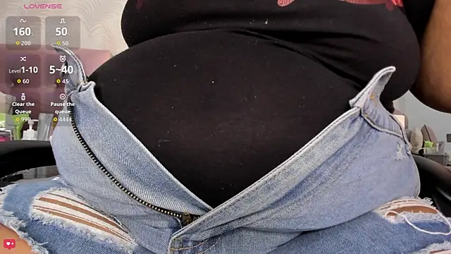 Kimmie kaboom x online show from November 25, 2025, 7:03 pm