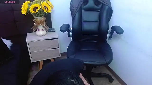 AlexandraJones  online show from October 27, 2025, 10:49 am