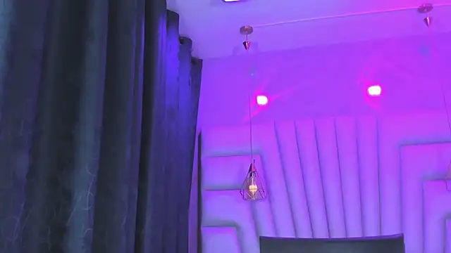 AngelaaCute  online show from April 1, 2026, 12:17 pm