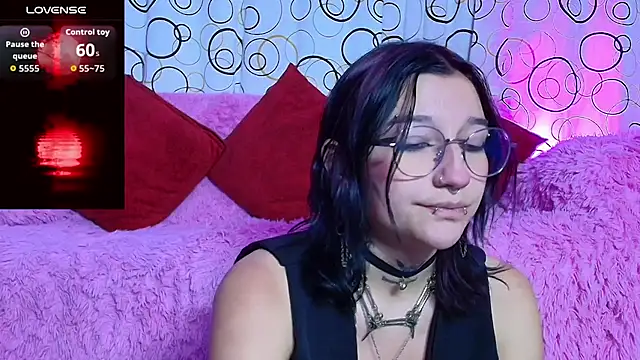 SukiFuyu  online show from December 14, 2025, 10:48 pm