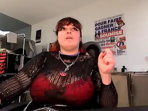 Snapshot of LadyRochester chatting on November 20, 2025, 12:44 am LadyRochester online show from November 20, 2025, 12:44 am