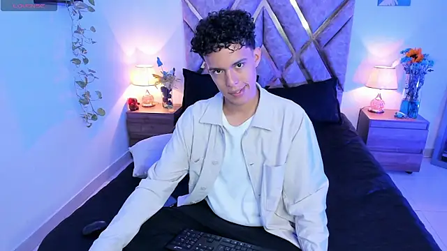 Snapshot of nickolas_moon chatting on September 25, 2025, 2:12 pm nickolas moon online show from September 25, 2025, 2:12 pm