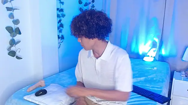 Snapshot of nickolas_moon chatting on February 4, 2025, 10:34 pm nickolas moon online show from February 4, 2025, 10:34 pm