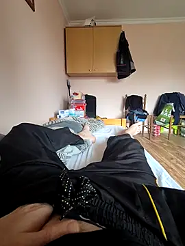 kisbiro77777 online show from November 30, 2025, 10:38 am