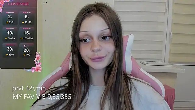 Snapshot of shy_melony chatting on December 13, 2025, 8:04 pm shy melony online show from December 13, 2025, 8:04 pm