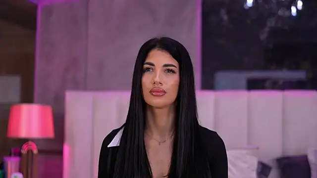 RaisaKali online show from December 4, 2025, 4:50 pm