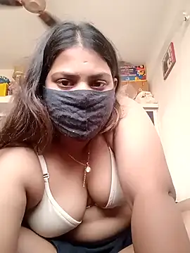 Hotmilfxox online show from December 18, 2024, 11:13 am