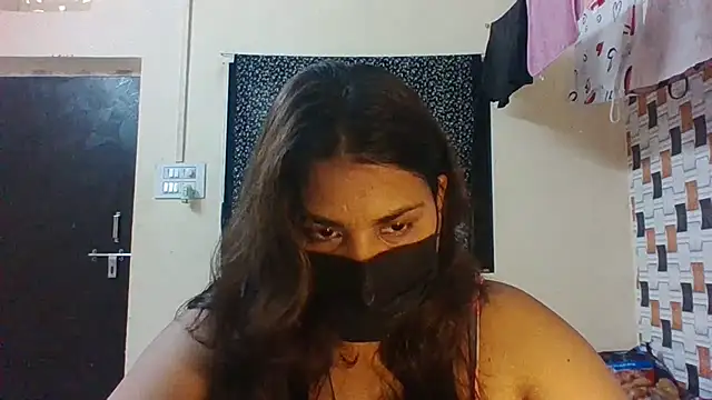 Snapshot of Hotmilfxox chatting on July 10, 2026, 8:03 am Hotmilfxox online show from July 10, 2026, 8:03 am