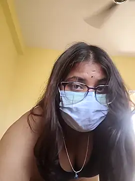 Hotmilfxox online show from April 8, 2026, 10:17 am