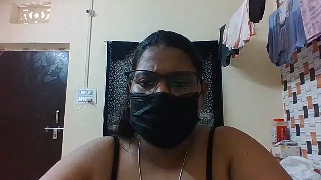 Snapshot of Hotmilfxox chatting on June 19, 2026, 8:09 am Hotmilfxox online show from June 19, 2026, 8:09 am