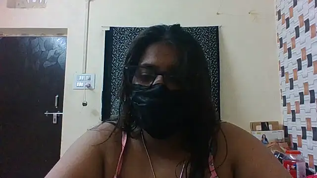 Snapshot of Hotmilfxox chatting on June 6, 2026, 10:42 am Hotmilfxox online show from June 6, 2026, 10:42 am