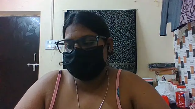 Snapshot of Hotmilfxox chatting on June 3, 2026, 2:33 pm Hotmilfxox online show from June 3, 2026, 2:33 pm