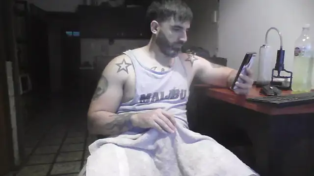 Snapshot of ozzypsico13 chatting on November 2, 2025, 2:27 am ozzypsico13 online show from November 2, 2025, 2:27 am