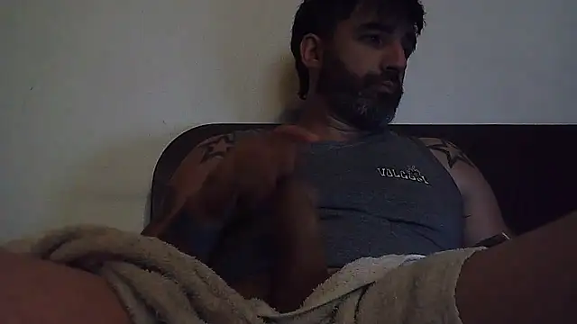 Snapshot of ozzypsico13 chatting on December 16, 2025, 1:43 am ozzypsico13 online show from December 16, 2025, 1:43 am