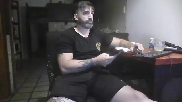 Snapshot of ozzypsico13 chatting on November 29, 2025, 10:21 pm ozzypsico13 online show from November 29, 2025, 10:21 pm