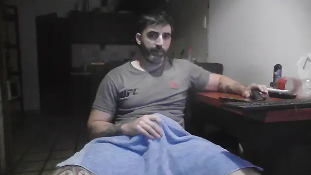 Snapshot of ozzypsico13 chatting on October 29, 2025, 2:10 am ozzypsico13 online show from October 29, 2025, 2:10 am