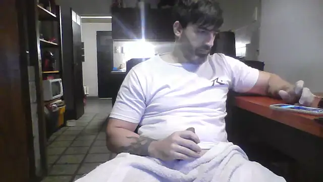 Snapshot of ozzypsico13 chatting on June 2, 2026, 11:38 pm ozzypsico13 online show from June 2, 2026, 11:38 pm