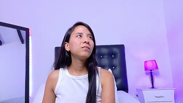 Snapshot of Skinny_hottie18 chatting on November 11, 2025, 8:25 pm Skinny hottie18 online show from November 11, 2025, 8:25 pm