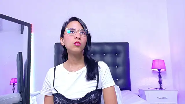 Snapshot of Skinny_hottie18 chatting on September 13, 2025, 1:22 pm Skinny hottie18 online show from September 13, 2025, 1:22 pm