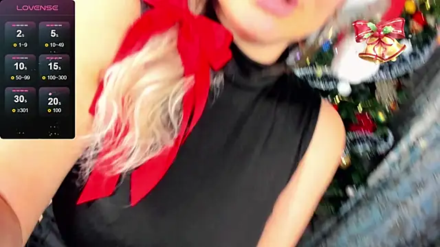 Snapshot of candy_queeen chatting on December 26, 2024, 8:32 pm candy queeen online show from December 26, 2024, 8:32 pm