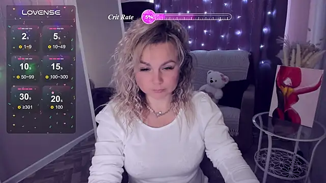 Snapshot of candy_queeen chatting on May 4, 2026, 12:36 am candy queeen online show from May 4, 2026, 12:36 am