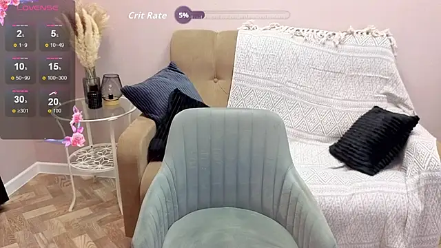 Snapshot of candy_queeen chatting on October 9, 2025, 3:56 pm candy queeen online show from October 9, 2025, 3:56 pm