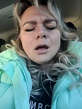 candy queeen online show from April 15, 2026, 2:50 am