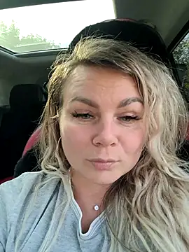 Snapshot of candy_queeen chatting on September 20, 2025, 11:26 am candy queeen online show from September 20, 2025, 11:26 am