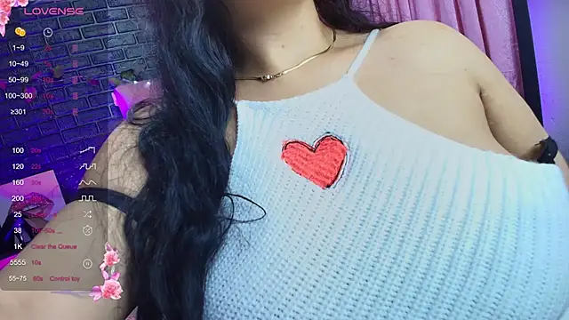 Snapshot of loren_tits24 chatting on November 23, 2025, 9:25 pm loren tits24 online show from November 23, 2025, 9:25 pm