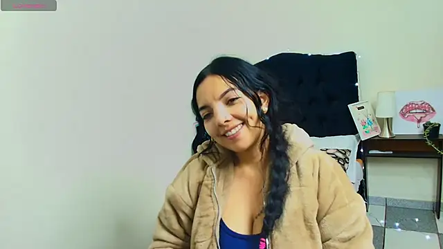 Snapshot of loren_tits24 chatting on May 25, 2026, 4:12 am loren tits24 online show from May 25, 2026, 4:12 am