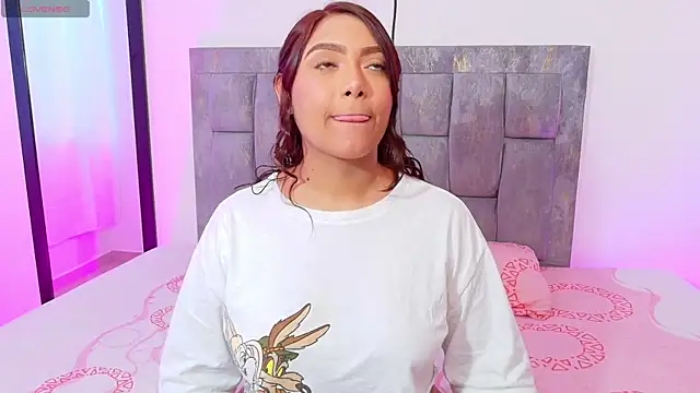 Snapshot of DIANEE_01 chatting on July 24, 2026, 10:39 pm DIANEE 01 online show from July 24, 2026, 10:39 pm