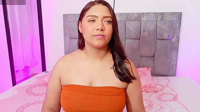 Snapshot of DIANEE_01 chatting on August 6, 2026, 12:05 am DIANEE 01 online show from August 6, 2026, 12:05 am