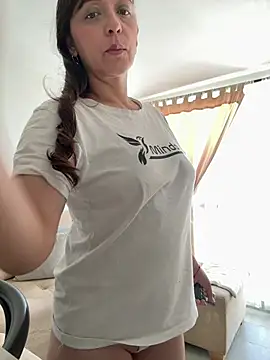 Snapshot of natalie_cowens chatting on April 26, 2026, 1:30 pm natalie cowens online show from April 26, 2026, 1:30 pm