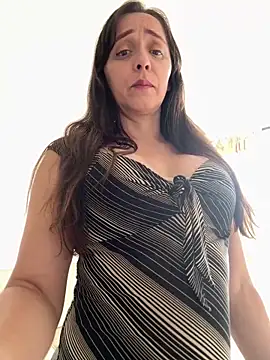 Snapshot of natalie_cowens chatting on May 17, 2026, 3:01 pm natalie cowens online show from May 17, 2026, 3:01 pm