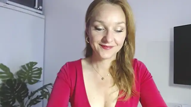 Snapshot of AliciaDesire chatting on May 6, 2026, 6:06 am AliciaDesire online show from May 6, 2026, 6:06 am