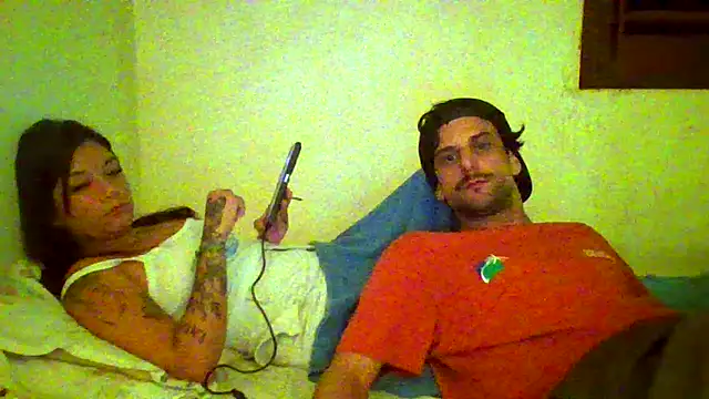 Snapshot of couplemilk chatting on April 21, 2026, 2:03 am couplemilk online show from April 21, 2026, 2:03 am