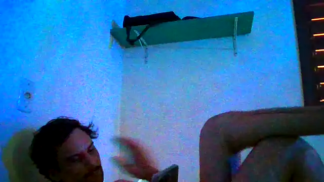 Snapshot of couplemilk chatting on April 19, 2026, 5:03 pm couplemilk online show from April 19, 2026, 5:03 pm