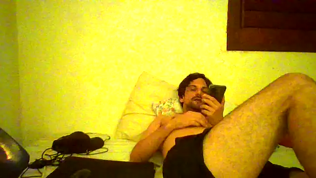 Snapshot of couplemilk chatting on April 15, 2026, 12:27 am couplemilk online show from April 15, 2026, 12:27 am