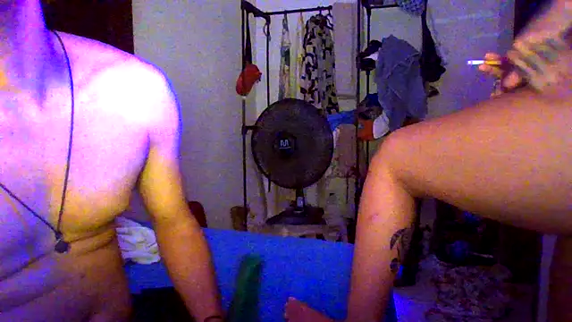 Snapshot of couplemilk chatting on April 27, 2026, 5:38 am couplemilk online show from April 27, 2026, 5:38 am