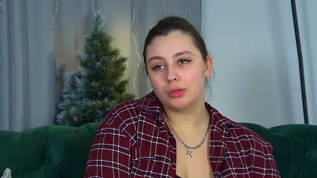 Snapshot of MaryMurray chatting on December 17, 2025, 6:29 am MaryMurray online show from December 17, 2025, 6:29 am