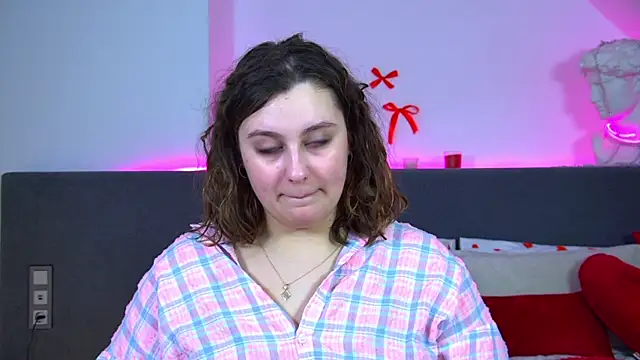 Snapshot of MaryMurray chatting on February 15, 2026, 7:02 pm MaryMurray online show from February 15, 2026, 7:02 pm