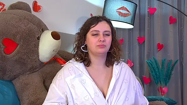 Snapshot of MaryMurray chatting on February 11, 2026, 6:35 am MaryMurray online show from February 11, 2026, 6:35 am