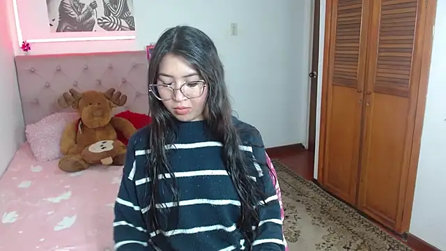 tifanny-squirt online show from December 18, 2025, 2:05 am