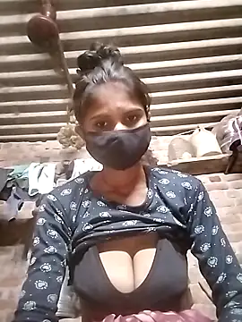 Snapshot of Ritu-0143 chatting on April 13, 2026, 5:00 am Ritu-0143 online show from April 13, 2026, 5:00 am
