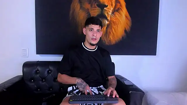 Snapshot of kyle_smithxx chatting on December 5, 2024, 12:47 am kyle smithxx online show from December 5, 2024, 12:47 am